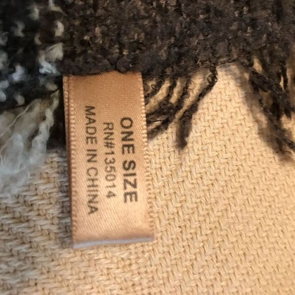 Boucle turtleneck plaid poncho pullover. Autumn, renfaire, house of the dragon! - Picture 7 of 9